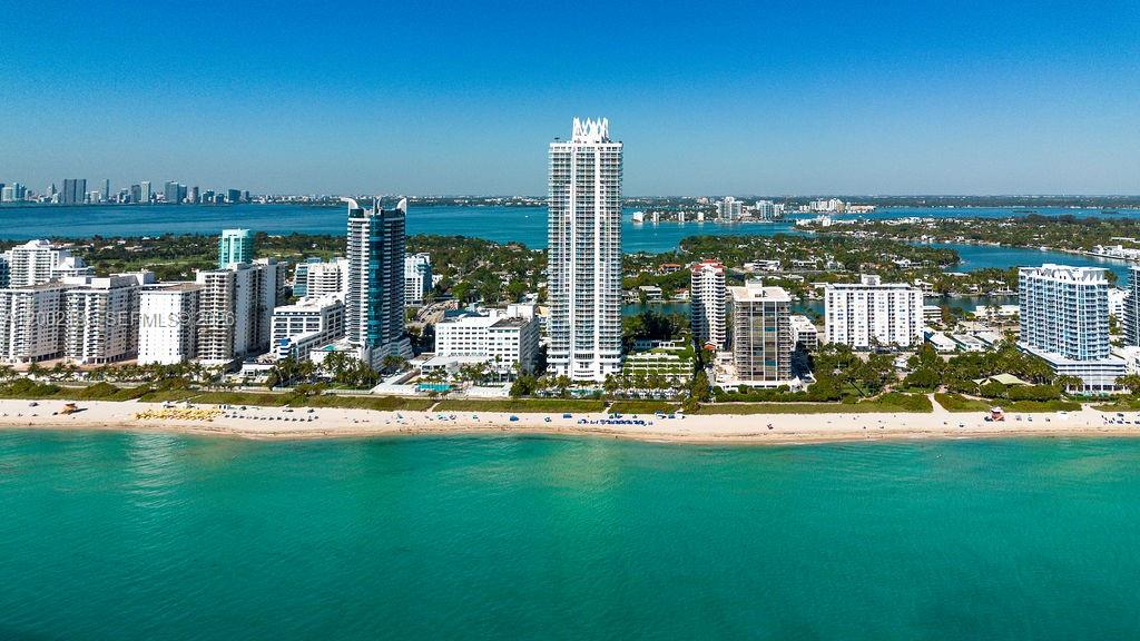 MIAMI BEACH, FL — photo 2 of 30