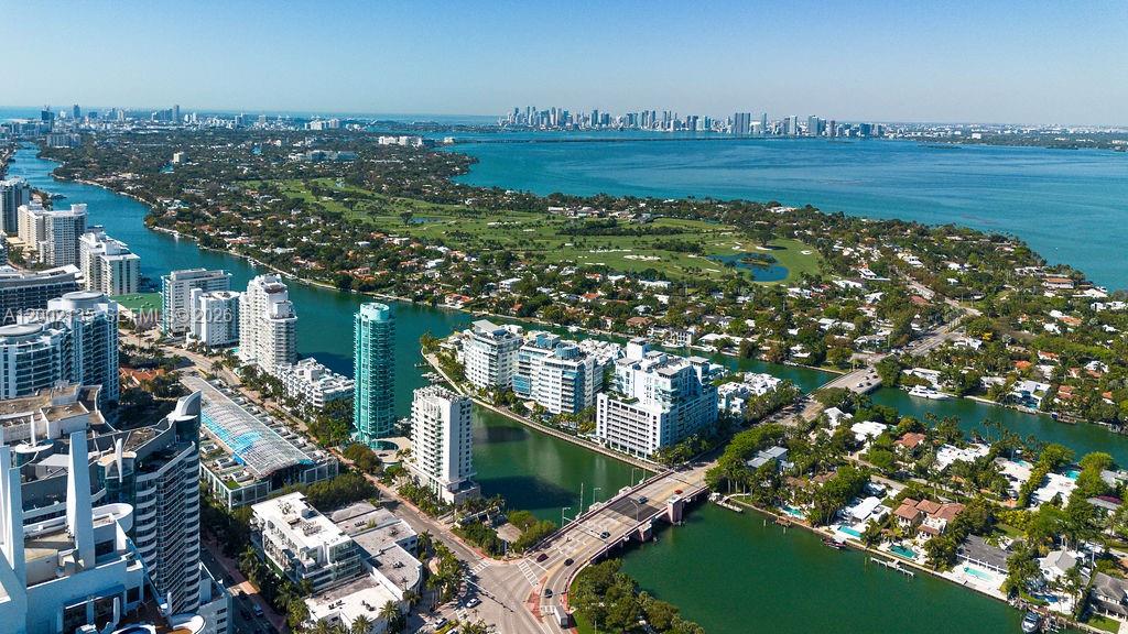 MIAMI BEACH, FL — photo 4 of 30