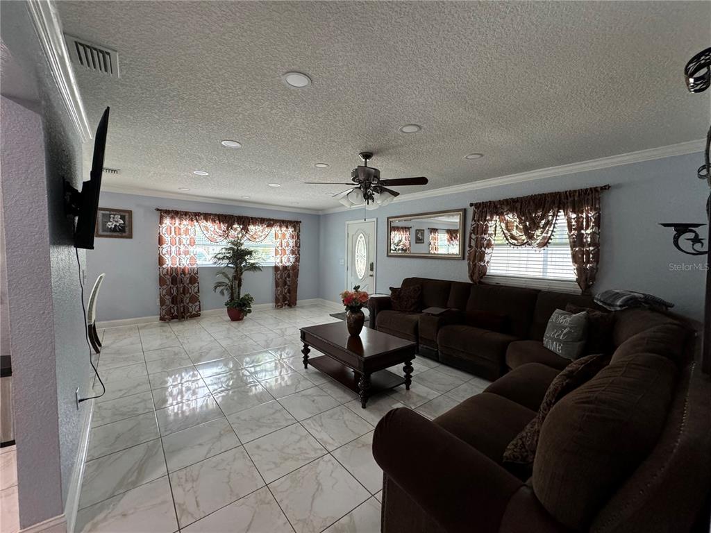 2702 CAMPUS HILL DRIVE