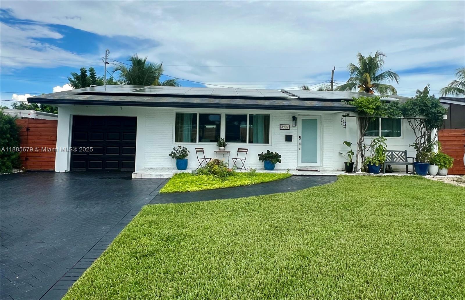 7655 Tropicana St, Miramar FL 33023