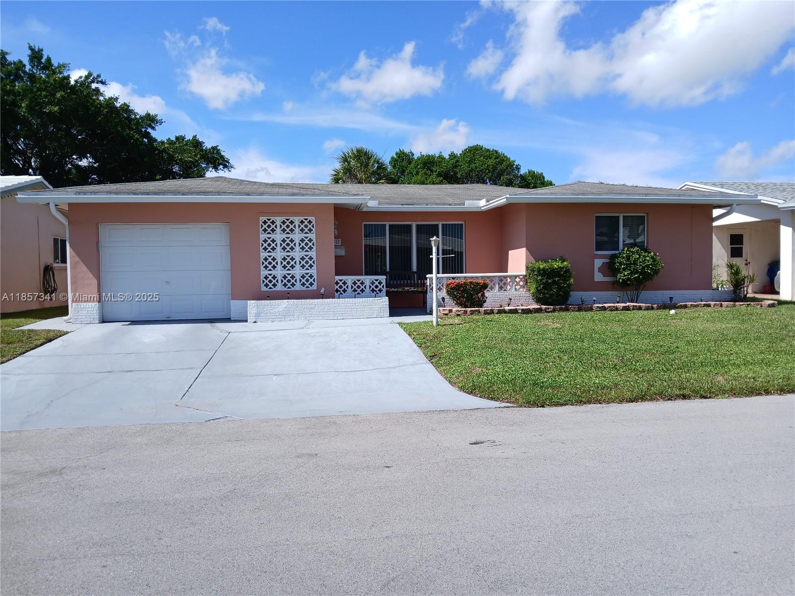 4507 NW 45th St, Tamarac FL 33319
