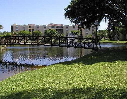 825 Egret Circle # 206, Delray Beach FL 33444