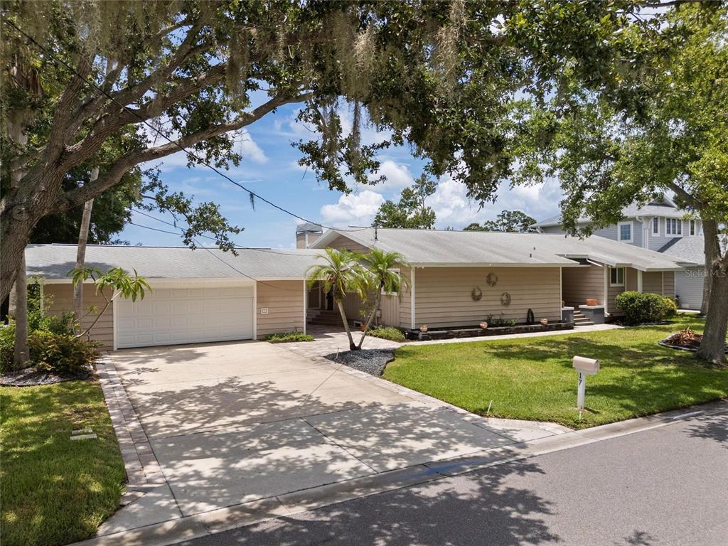 17 FRESHWATER DRIVE