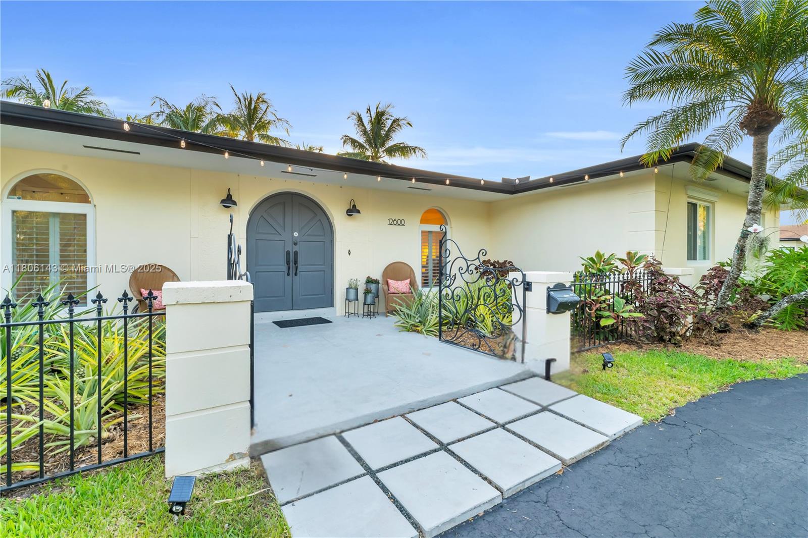 12600 SW 70th Ave, Pinecrest FL 33156
