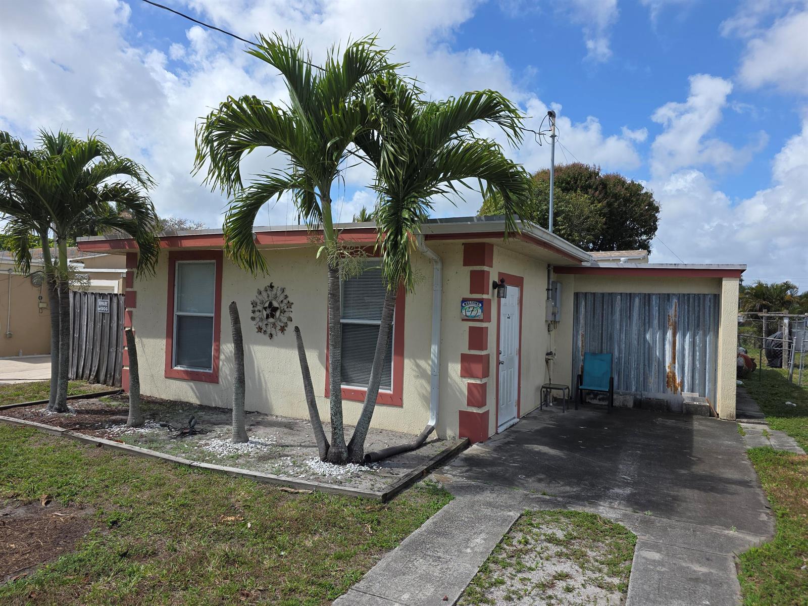 7 Miller Road, Palm Springs FL 33461