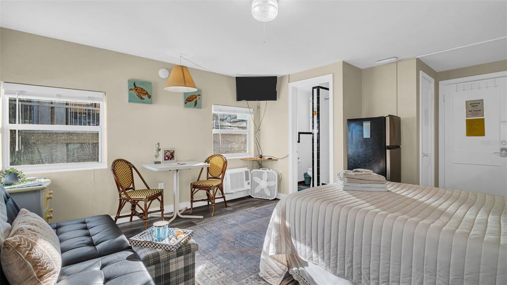483 E SHORE DRIVE UNIT D3, CLEARWATER BEACH, FL — photo 5 of 30