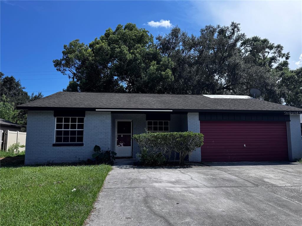 423 FOREST OAK DRIVE