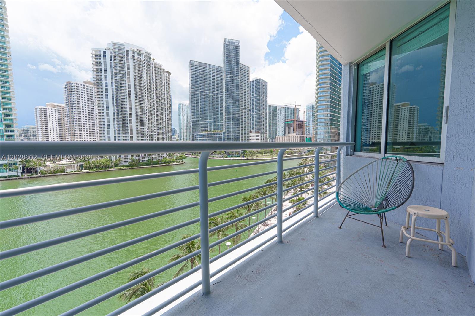 325 S Biscayne Blvd # 821, Miami FL 33131