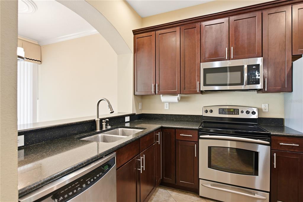 14082 WATERVILLE CIRCLE, TAMPA, FL — photo 4 of 30