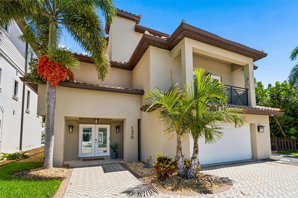 136 DEVON DRIVE, CLEARWATER BEACH, FL — photo 4 of 30