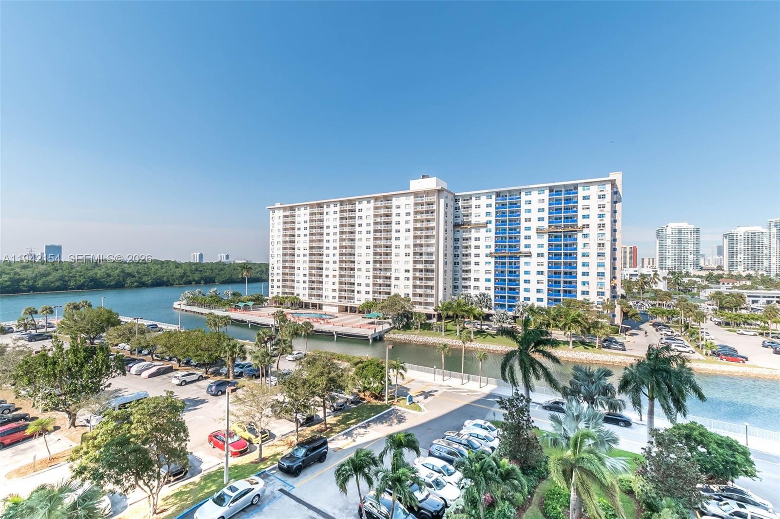 500 Bayview Dr # 617, Sunny Isles Beach FL 33160