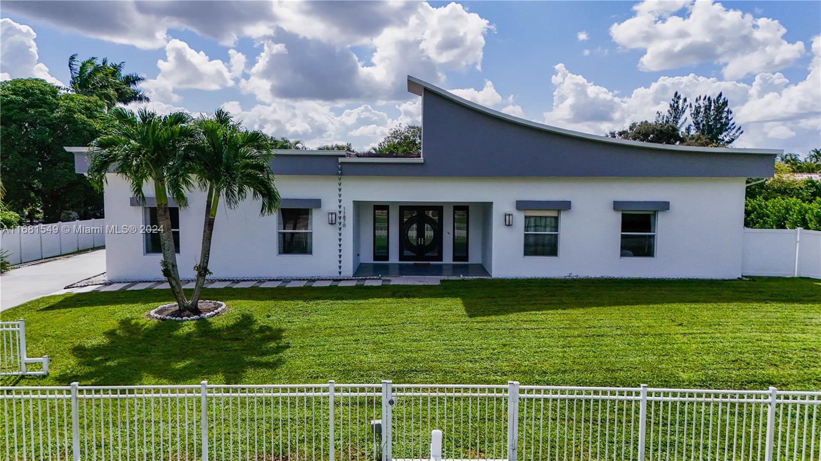 11870 NW 27th St, Plantation FL 33323