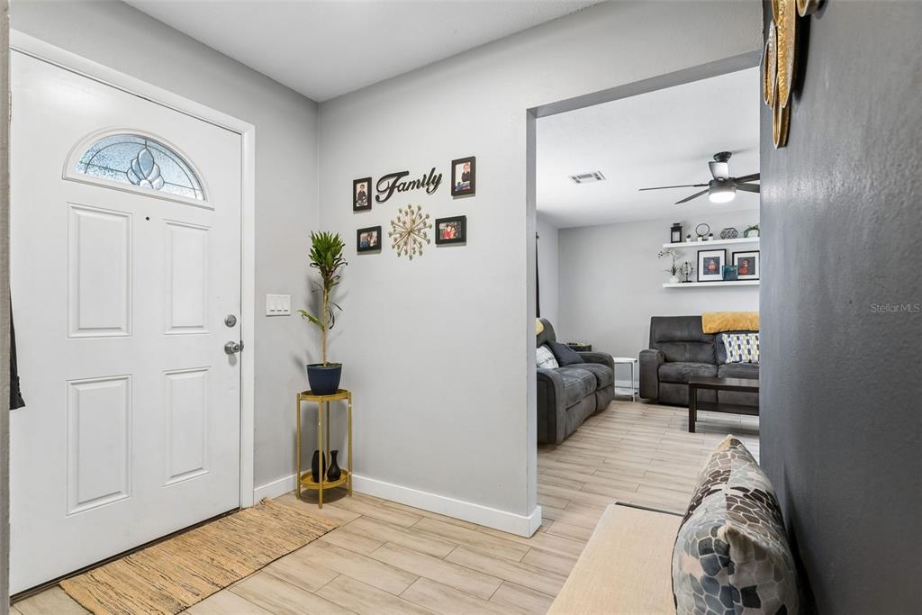 999 DAWSON DRIVE, DELTONA, FL — photo 4 of 21