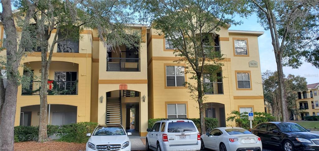 5620 PINNACLE HEIGHTS CIRCLE UNIT 304