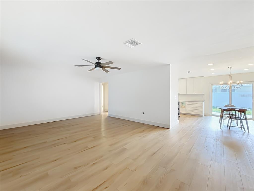 1931 VALENCIA WAY, CLEARWATER, FL — photo 4 of 30