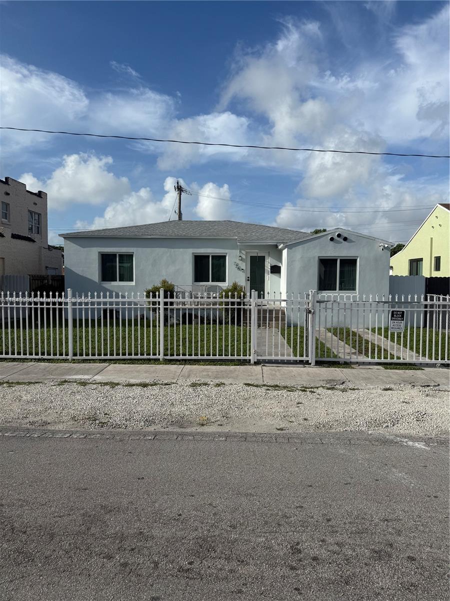 726 NW 75th St, Miami FL 33150