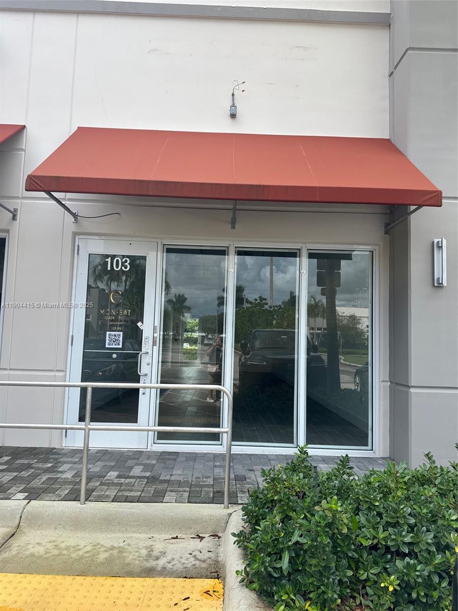 9620 Stirling Rd # 103, Cooper City FL 33024