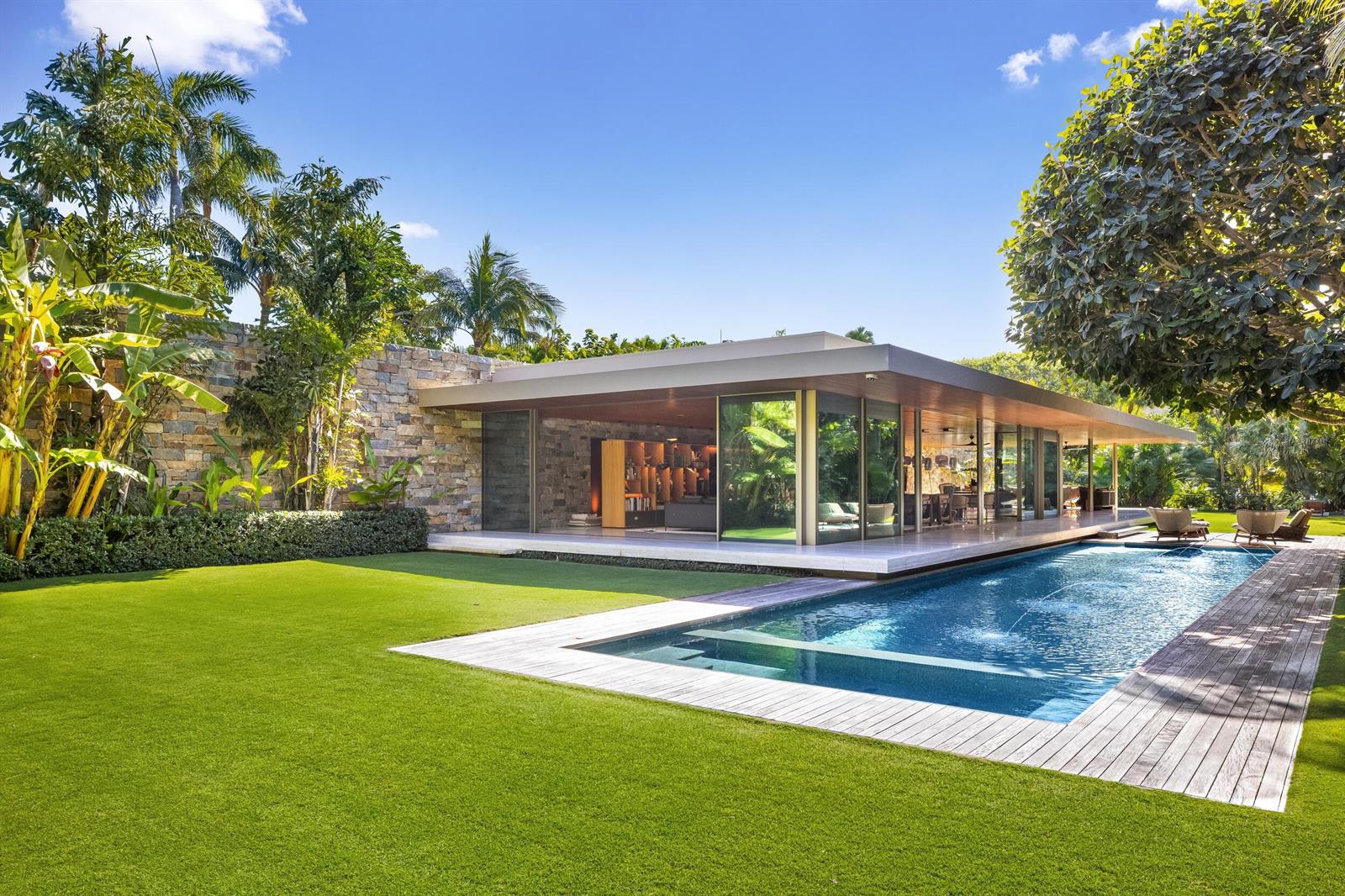 195 Via Marina, Palm Beach FL 33480
