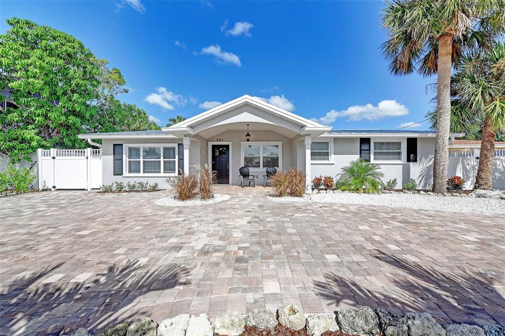 345 AVENIDA LEONA, SARASOTA, FL — photo 2 of 30