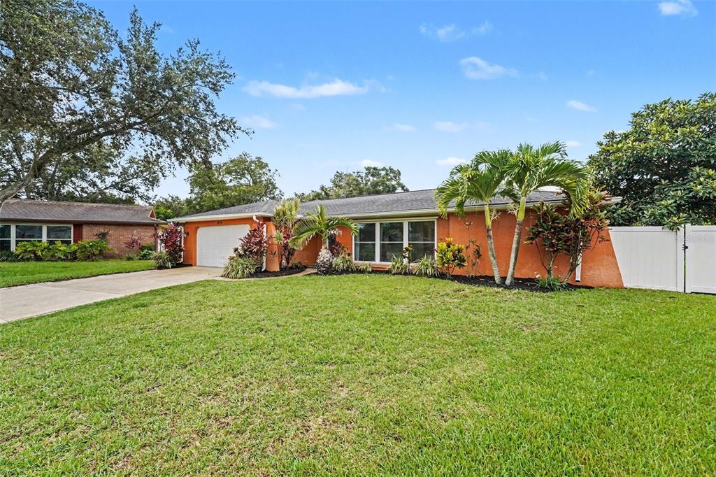 2675 RED OAK CT, CLEARWATER, FL — photo 2 of 27