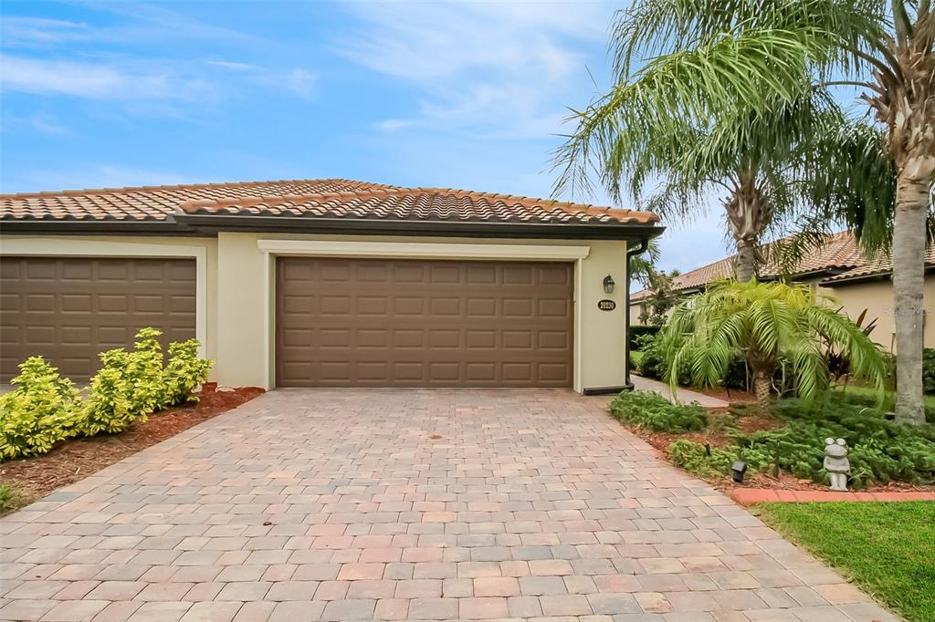 20230 TESORO DRIVE, VENICE, FL — photo 2 of 30