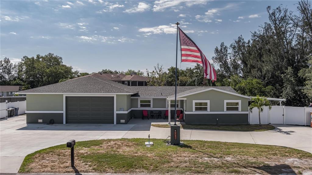 5318 PALMETTO POINT DRIVE