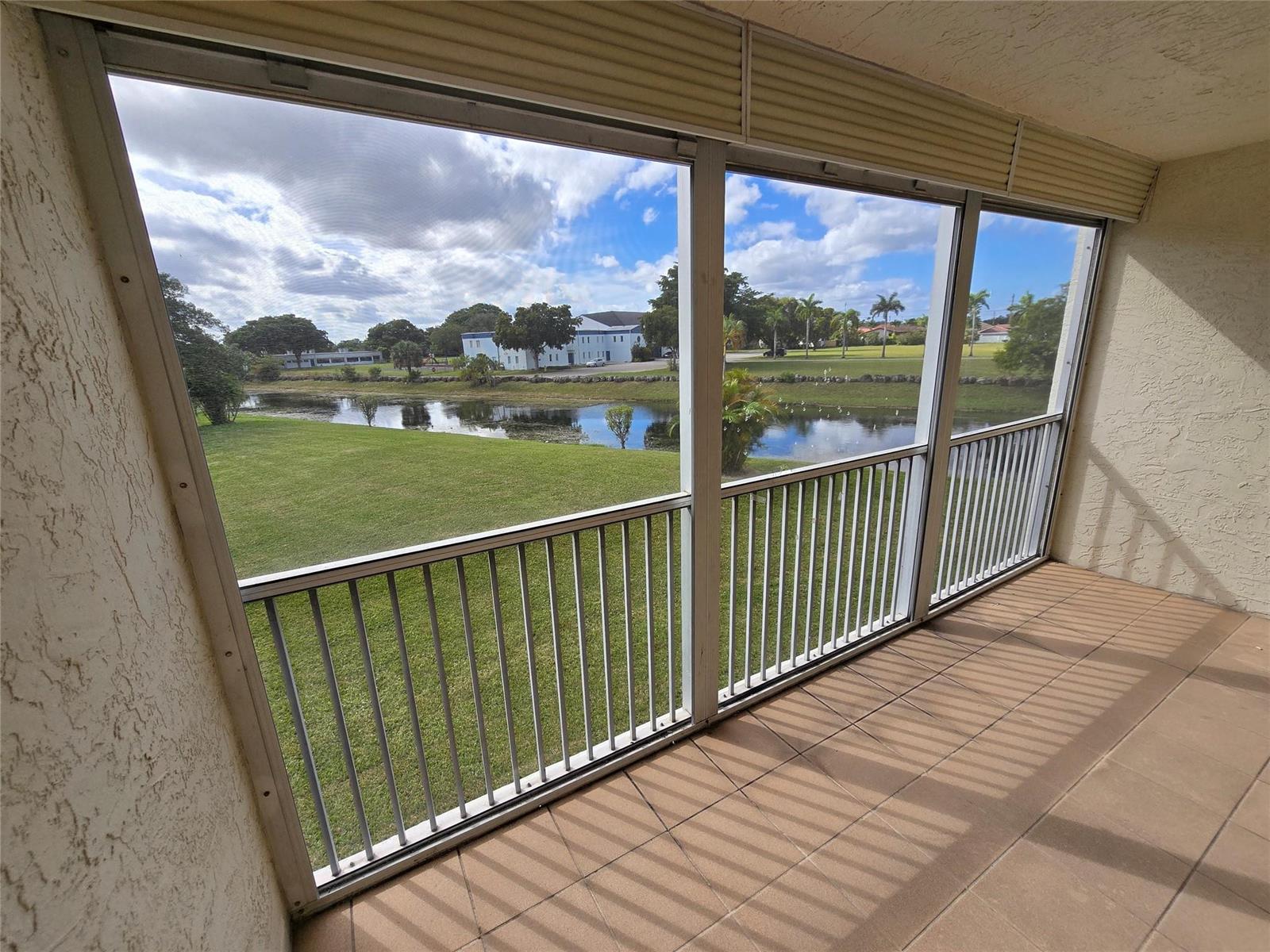 6890 Royal Palm Boulevard # 211h, Margate FL 33063