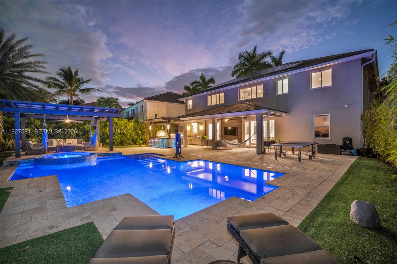 3825 Heron Ridge Ln, Weston FL 33331