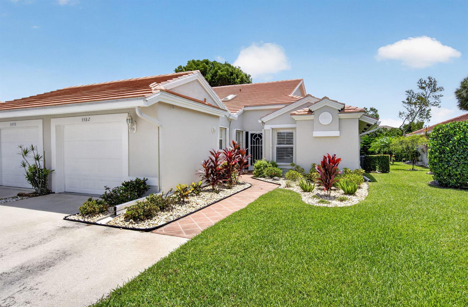 5582 Royal Lake Circle, Boynton Beach FL 33437