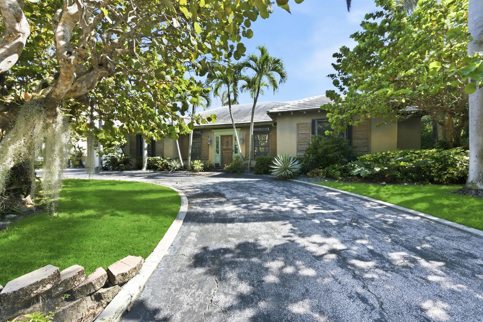 112 Algoma Road, Palm Beach FL 33480