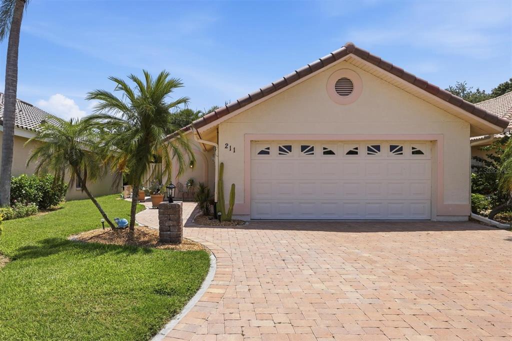 211 CARRIAGE HOUSE LANE UNIT 211