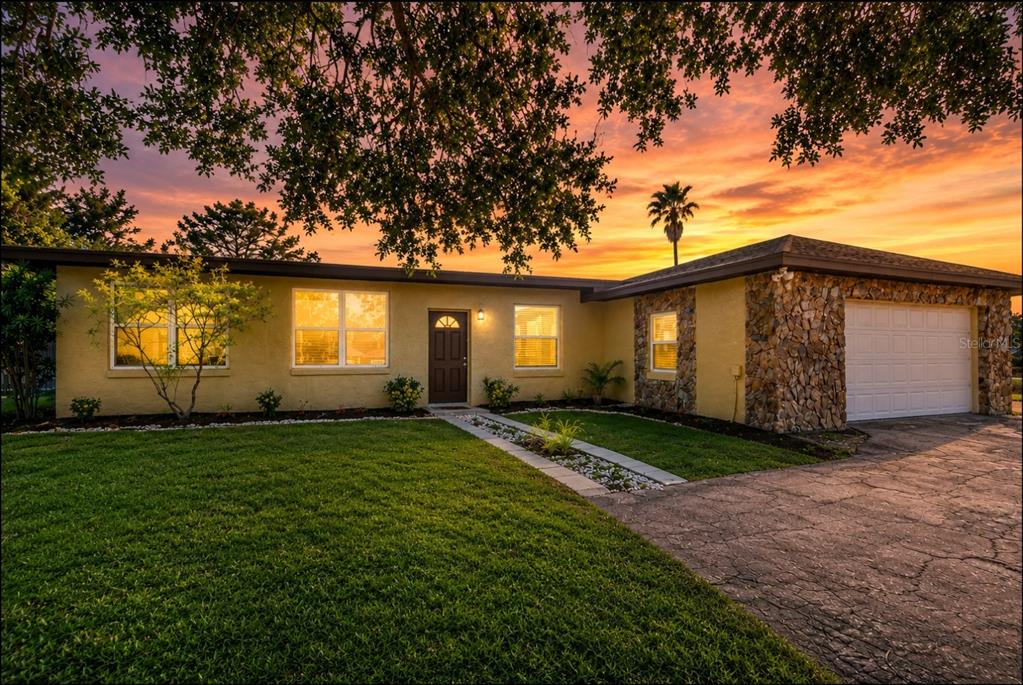 8812 OAKWOOD DRIVE