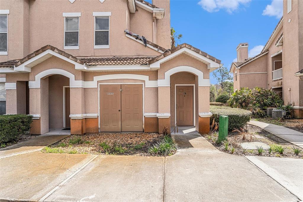 10467 VILLA VIEW CIRCLE