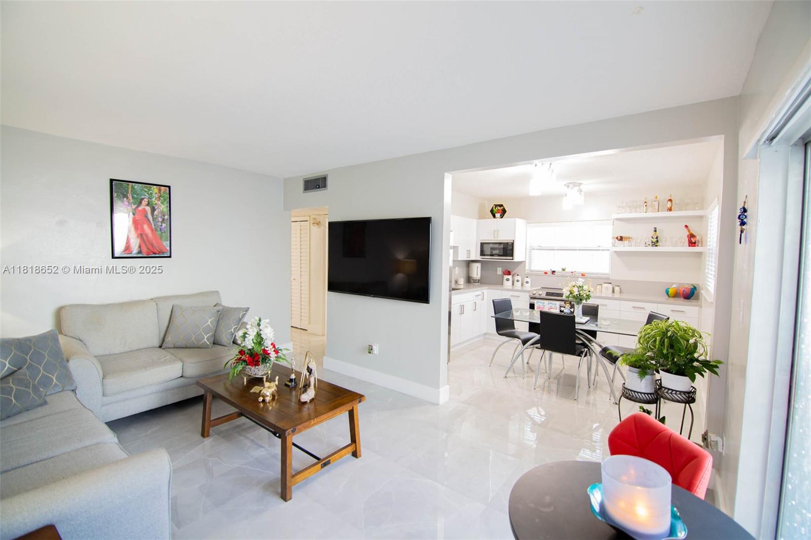 380 E 35th St # 2110, Hialeah FL 33013
