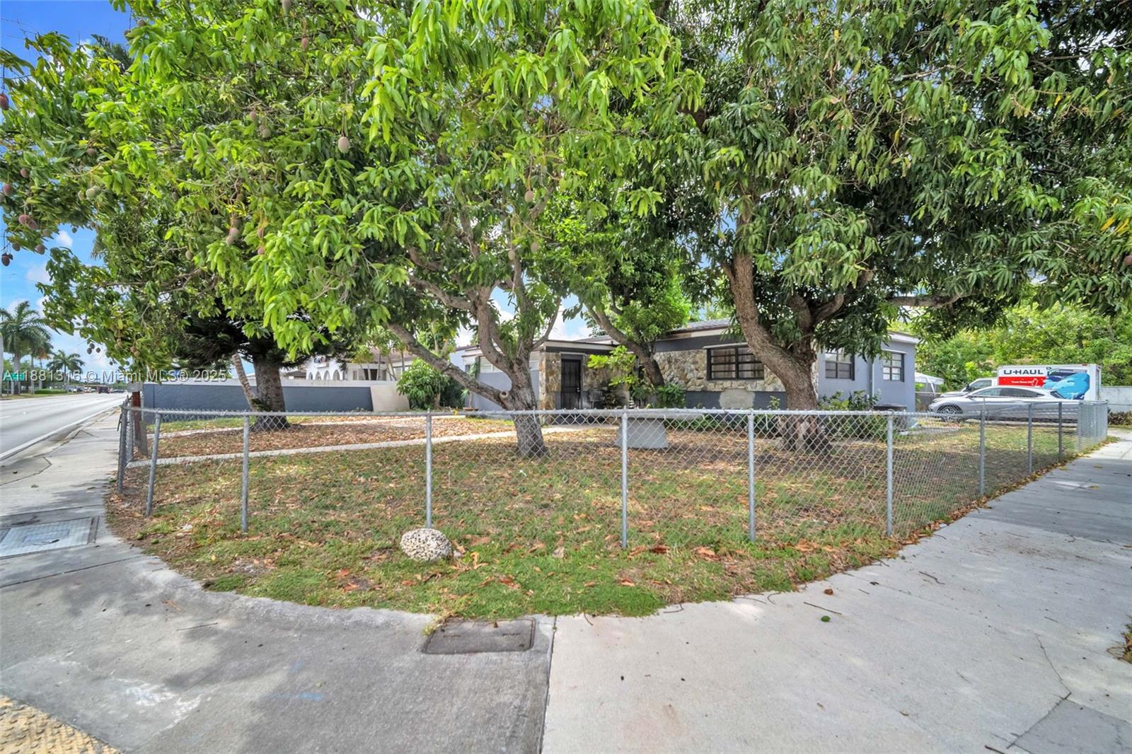 551 NW 183rd St, Miami Gardens FL 33169