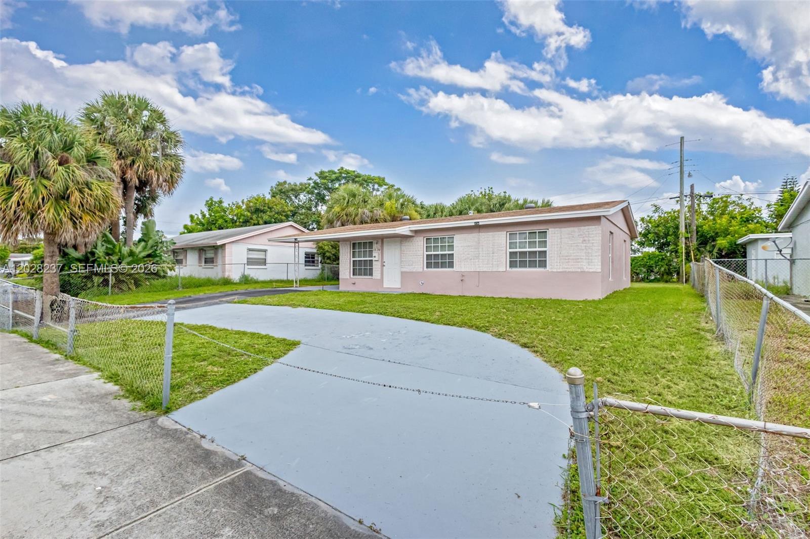 1570 W 13th St, Riviera Beach FL 33404