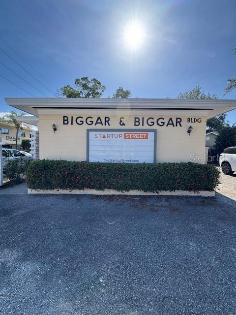 The exterior of the Biggar & Biggar building features a sign for Startup Street — 3022 W SWANN AVENUE, TAMPA, FL