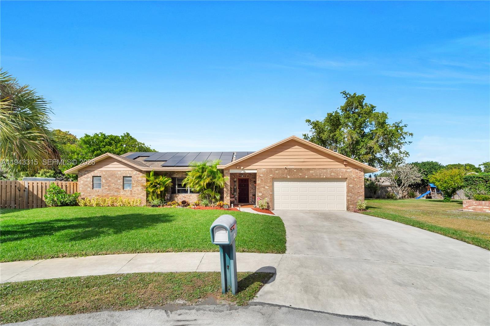 1191 NW 77th Ave, Plantation FL 33322