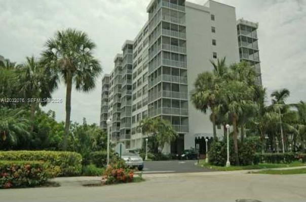 150 Ocean Lane Dr # 4B, Key Biscayne FL 33149