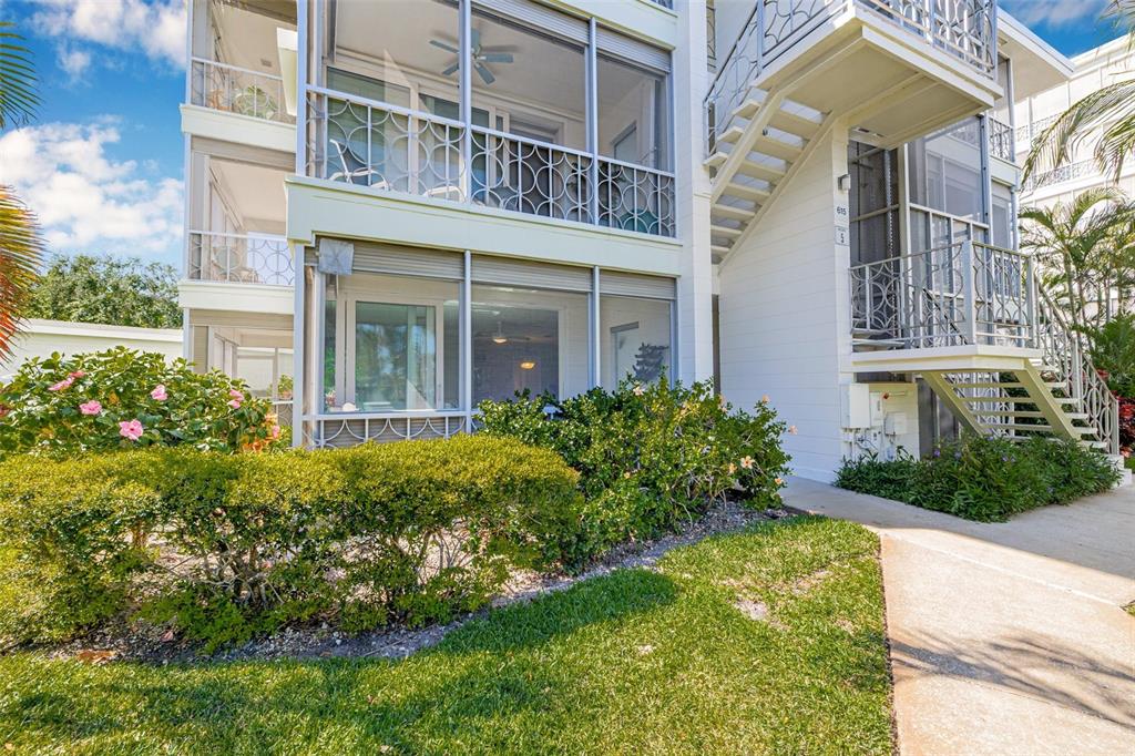 615 10TH AVENUE NE UNIT 1