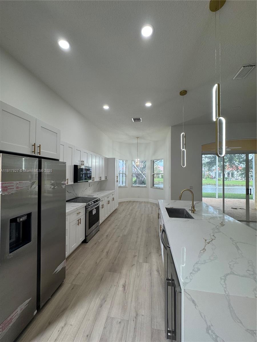 7020 Demedici Cir, Delray Beach FL 33446