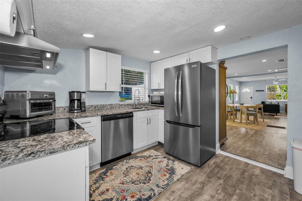 504 70TH AVENUE, ST PETE BEACH, FL — photo 4 of 30