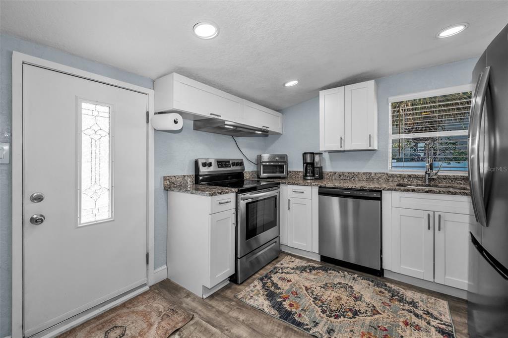 504 70TH AVENUE, ST PETE BEACH, FL — photo 5 of 30