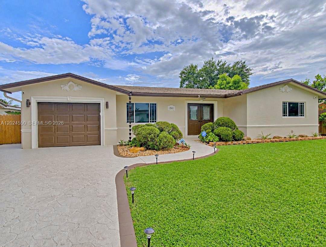 1841 NW 113th Ave, Pembroke Pines FL 33026