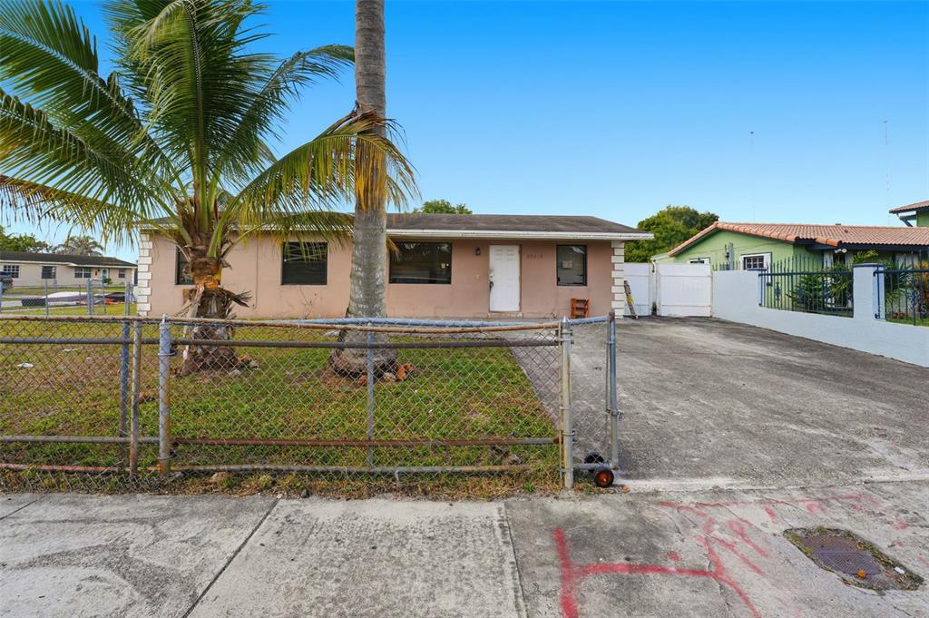 20352 NW 39TH CT COURT