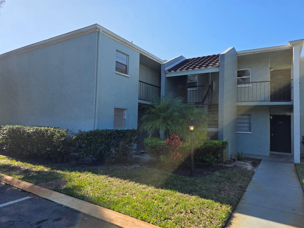 2860 SOMERSET PARK DRIVE UNIT 103