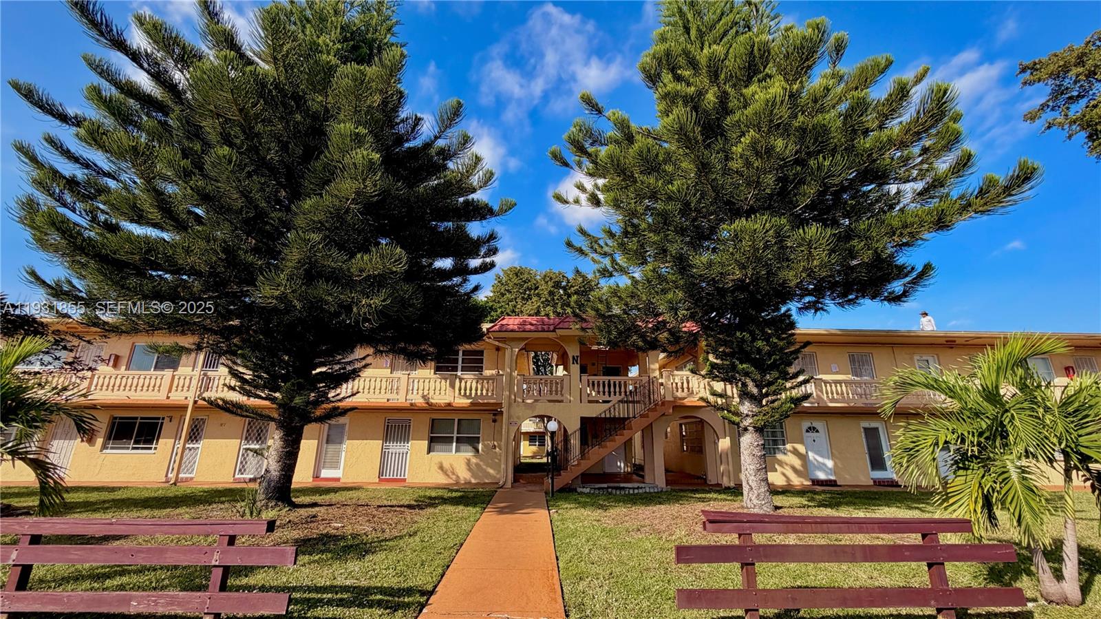 135 NE 202nd Terr # N6, Miami Gardens FL 33179