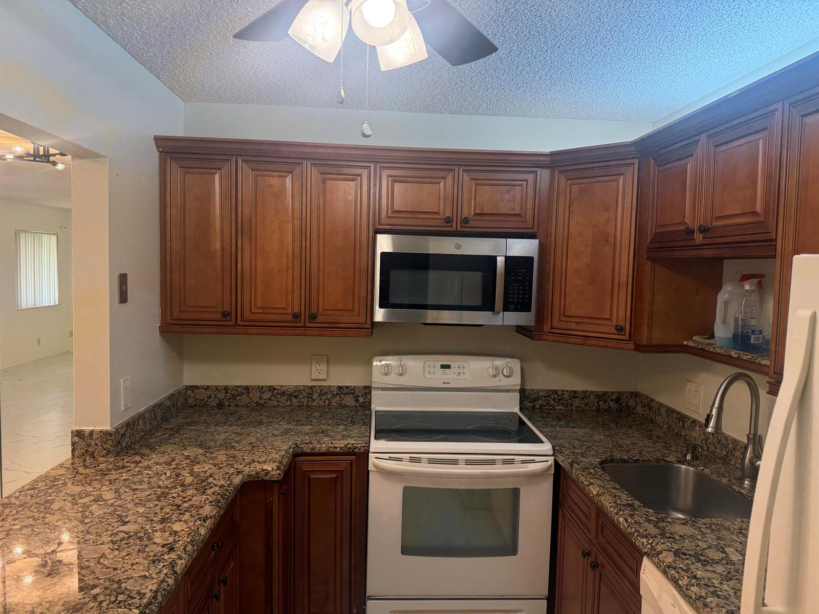 211 Pine Hov Circle # 2, FL 33463, FL — photo 3 of 16