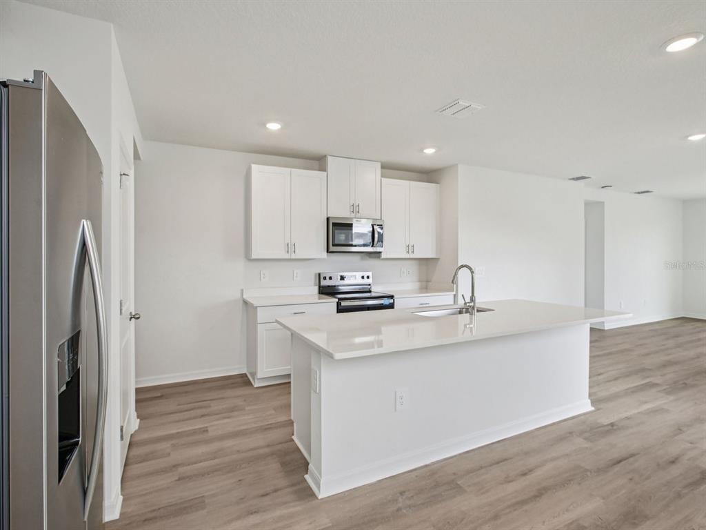 7817 GILCHRIST SPRINGS DRIVE, PARRISH, FL — photo 4 of 11
