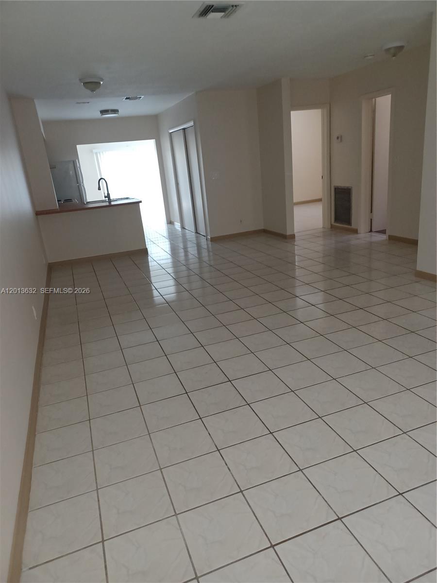 HALLANDALE BEACH, FL — photo 3 of 24